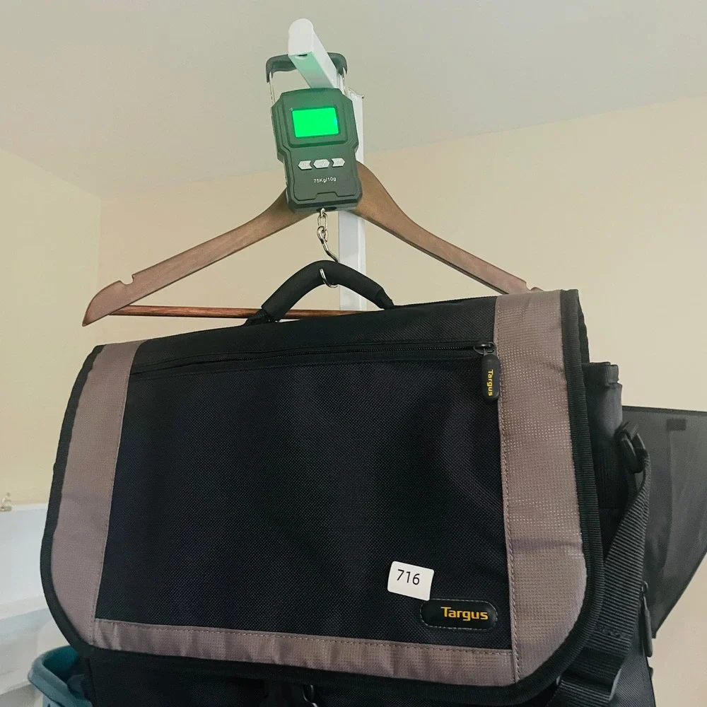 Targus Y2K Commute Urban Messenger Bag Padded Laptop Gorpcore Techwear Utility